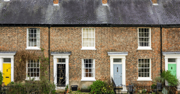 Disadvantages of terraced houses including noise and privacy