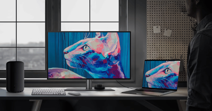 Choosing the right 4K 120Hz monitor screen size for desk gaming setup