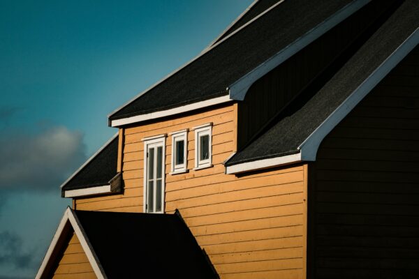 6 Warning Signs of Roof Damage You Shouldn’t Ignore 