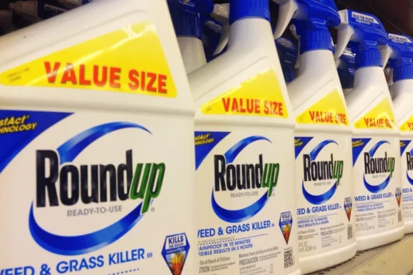 Strongest Weed Killer That Kills Everything: A Complete Guide to How to Clear Tough UK Weeds Safely